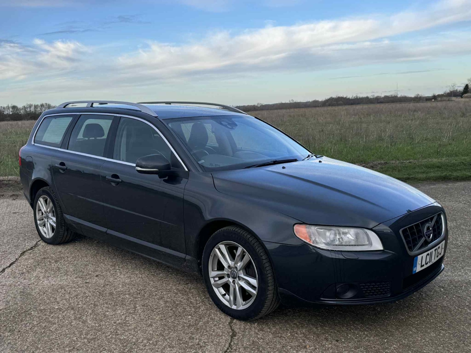 Used Volvo V70 2011 for sale - 77318271: Photo 4