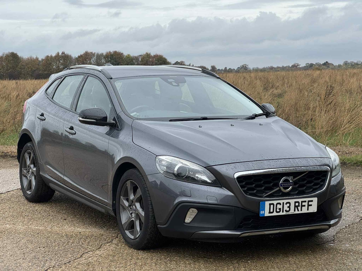 Used Volvo V40 2013 for sale - 76534266: Photo 1