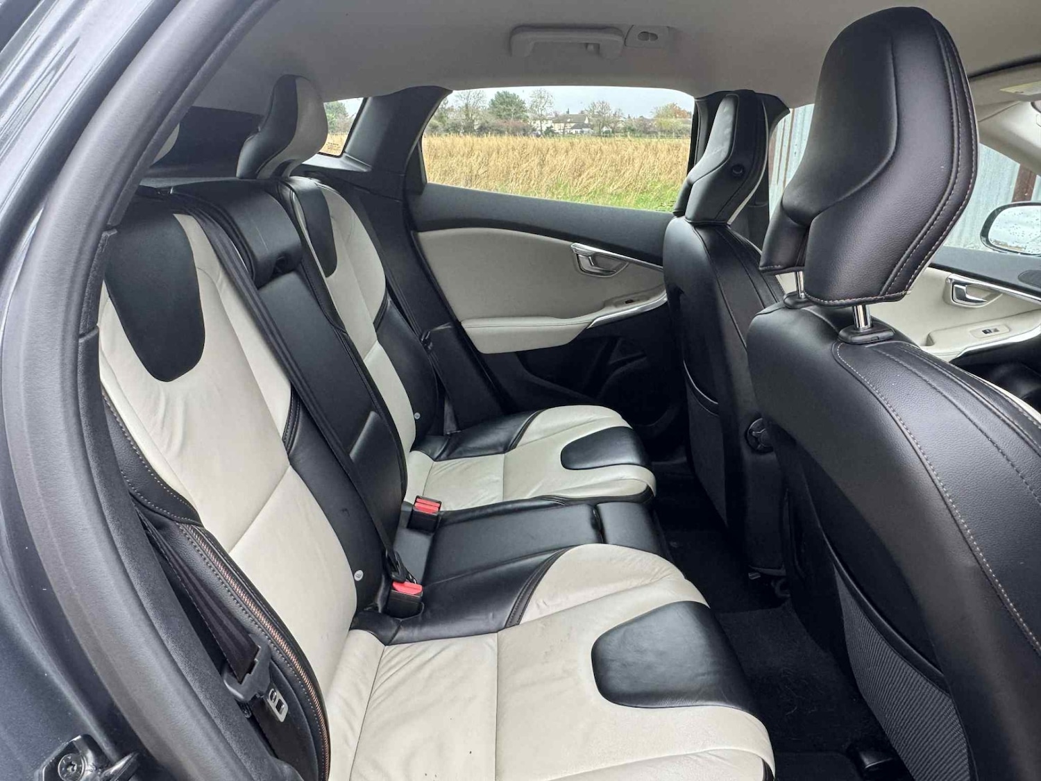 Used Volvo V40 2013 for sale - 76534266: Photo 13