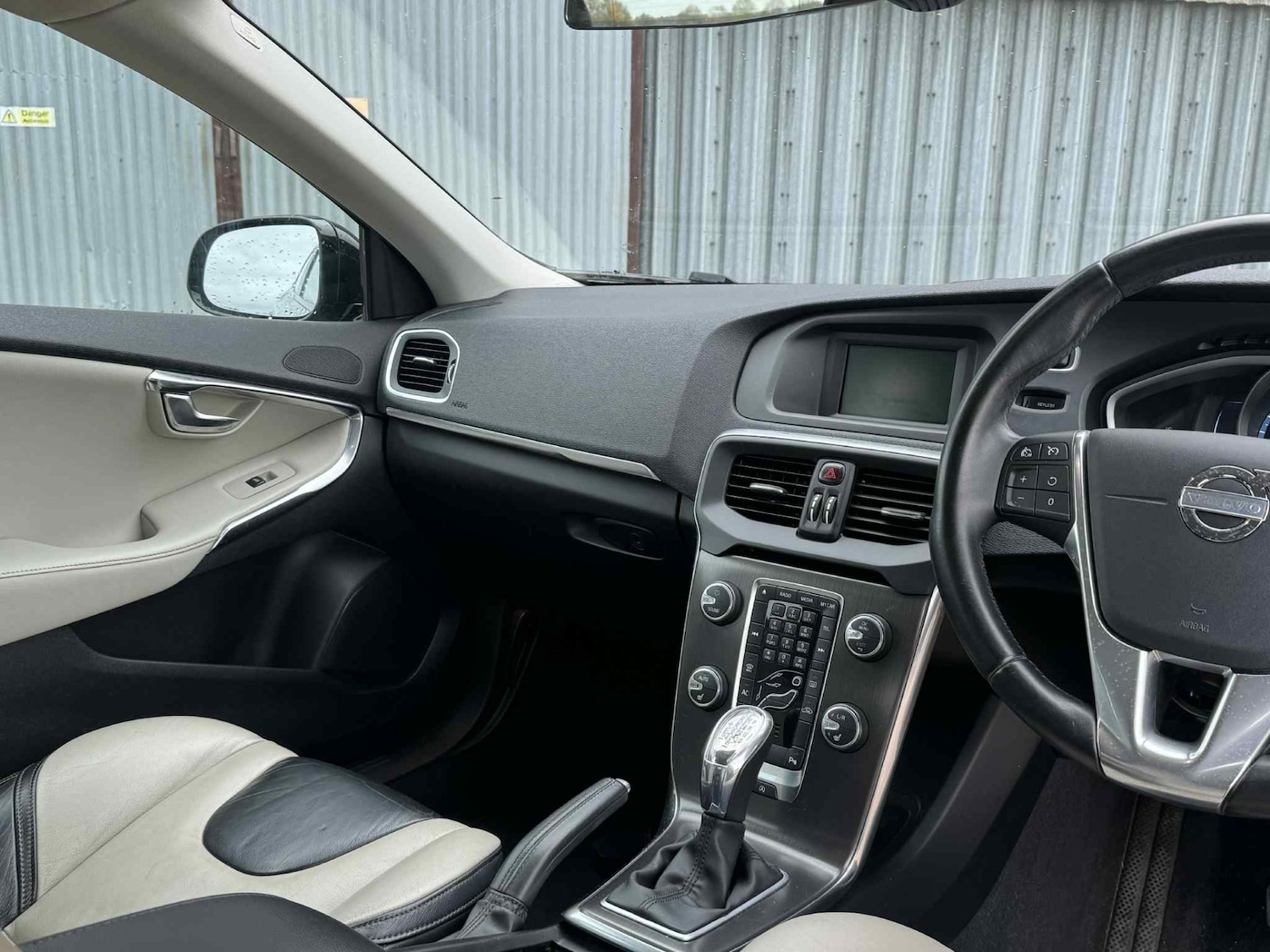 Used Volvo V40 2013 for sale - 76534266: Photo 15