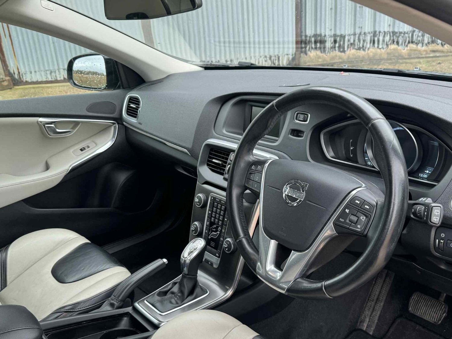 Used Volvo V40 2013 for sale - 76534266: Photo 17