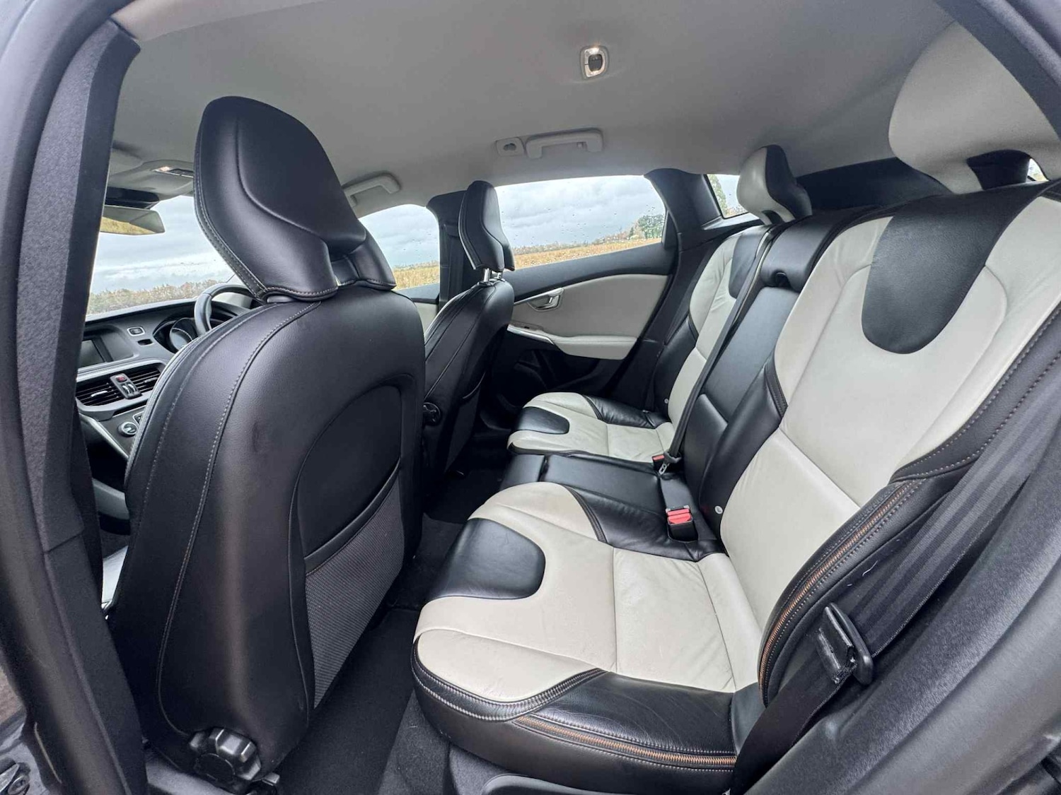 Used Volvo V40 2013 for sale - 76534266: Photo 18