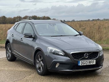 Used Volvo V40 2013 for sale - 76534266: Photo