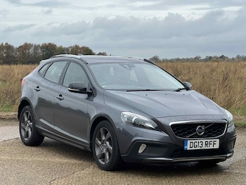 Used Volvo V40 2013 for sale - 76534266: Photo