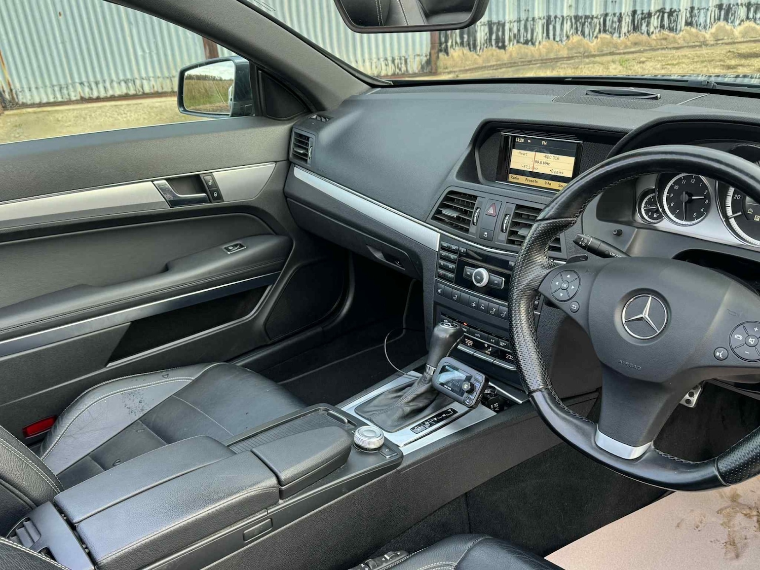 Used Mercedes-Benz E Class 2010 for sale - 76627298: Photo 15