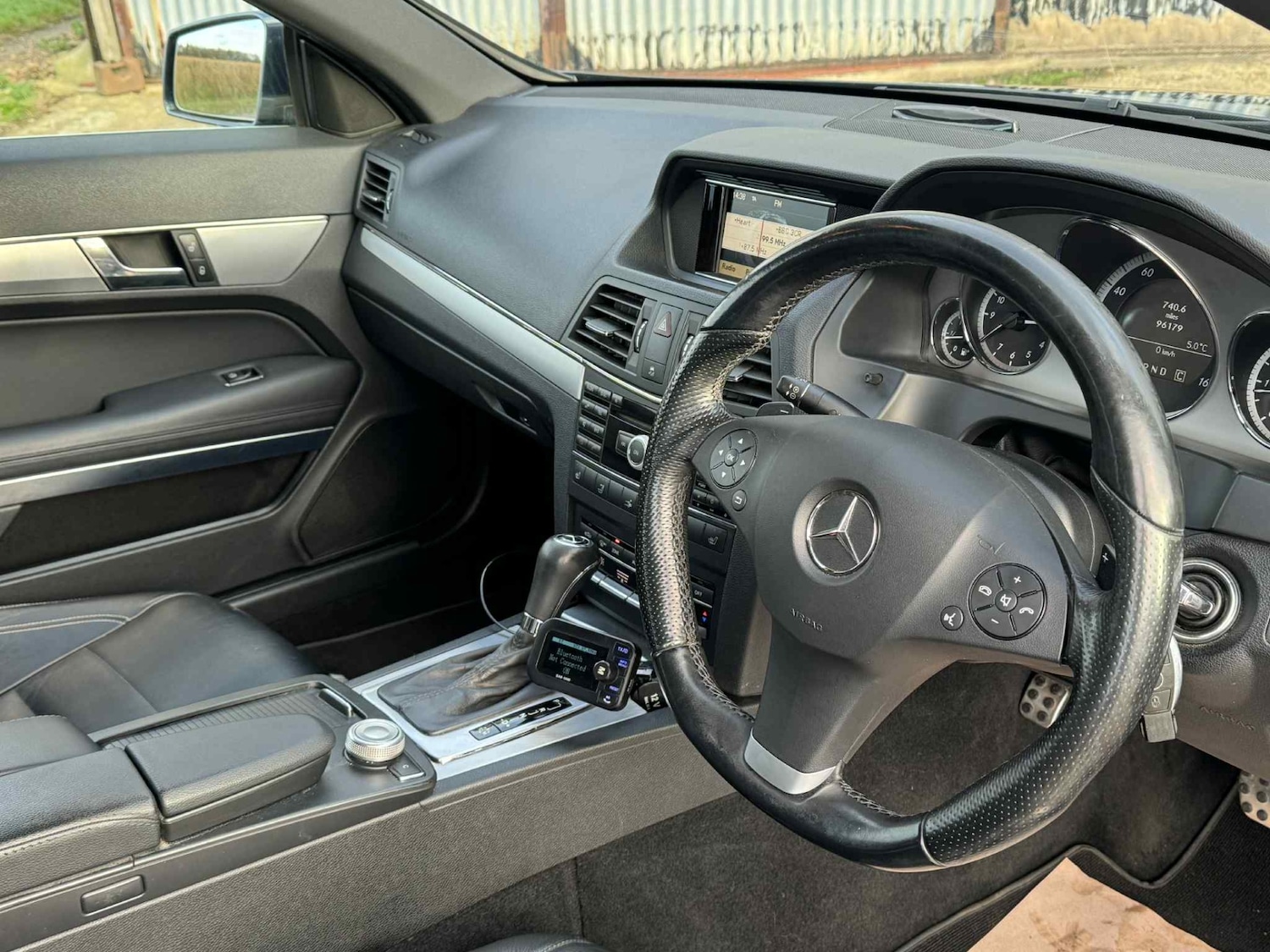 Used Mercedes-Benz E Class 2010 for sale - 76627298: Photo 23