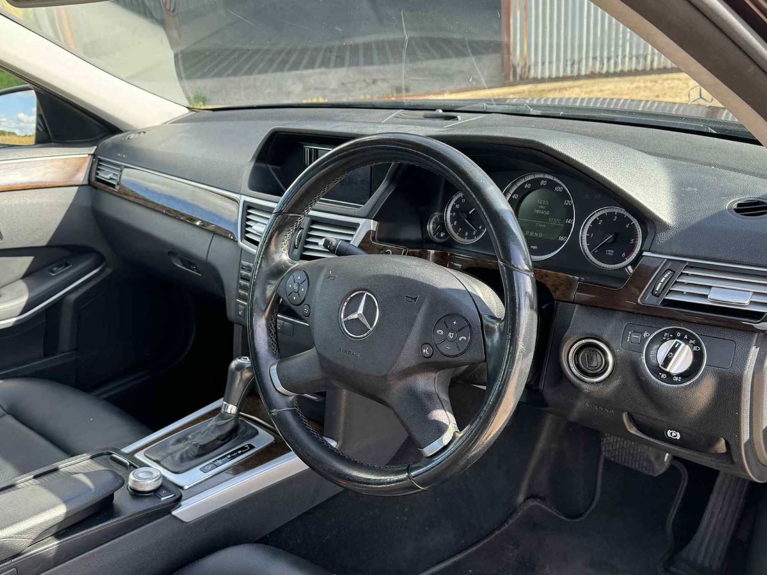 Used Mercedes-Benz E-Class 2009 for sale - 76070619: Photo 17