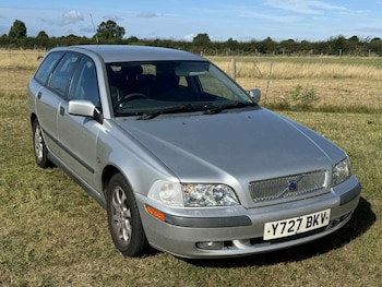 Used Volvo V40 2001 for sale - 75745664: Photo
