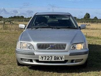 Used Volvo V40 2001 for sale - 75745664: Photo