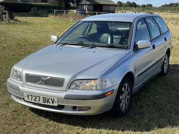 Used Volvo V40 2001 for sale - 75745664: Photo