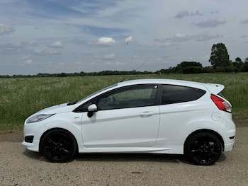 Used Ford Fiesta 2016 for sale - 75424656: Photo