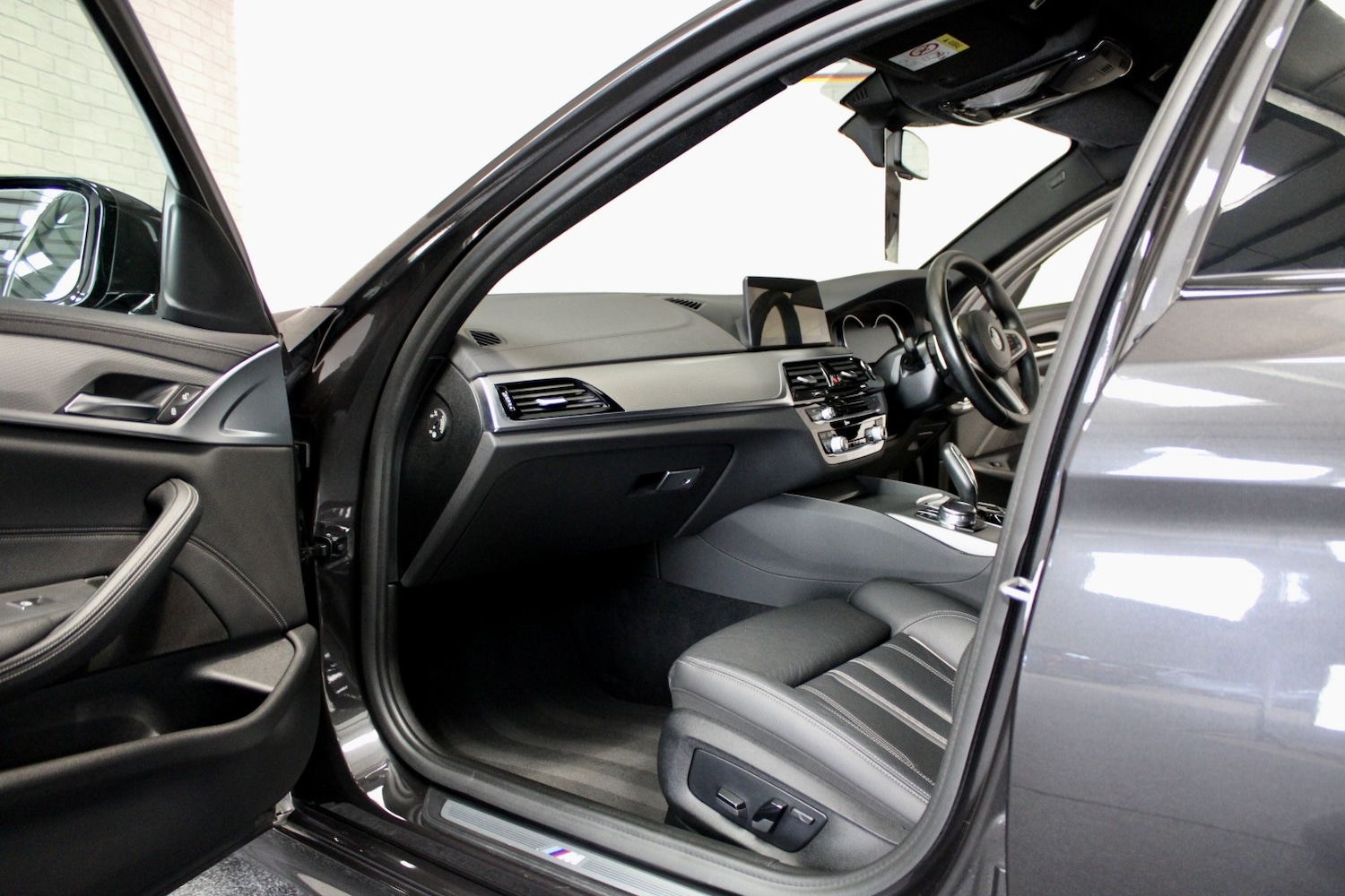 Used BMW 5 Series 2018 for sale - 76762138: Photo 26