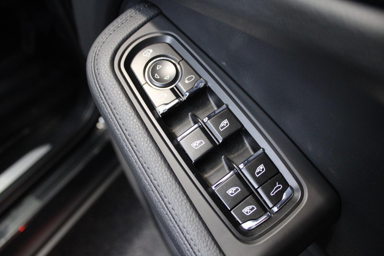 Used Porsche Macan 2022 for sale - 76762133: Photo 33