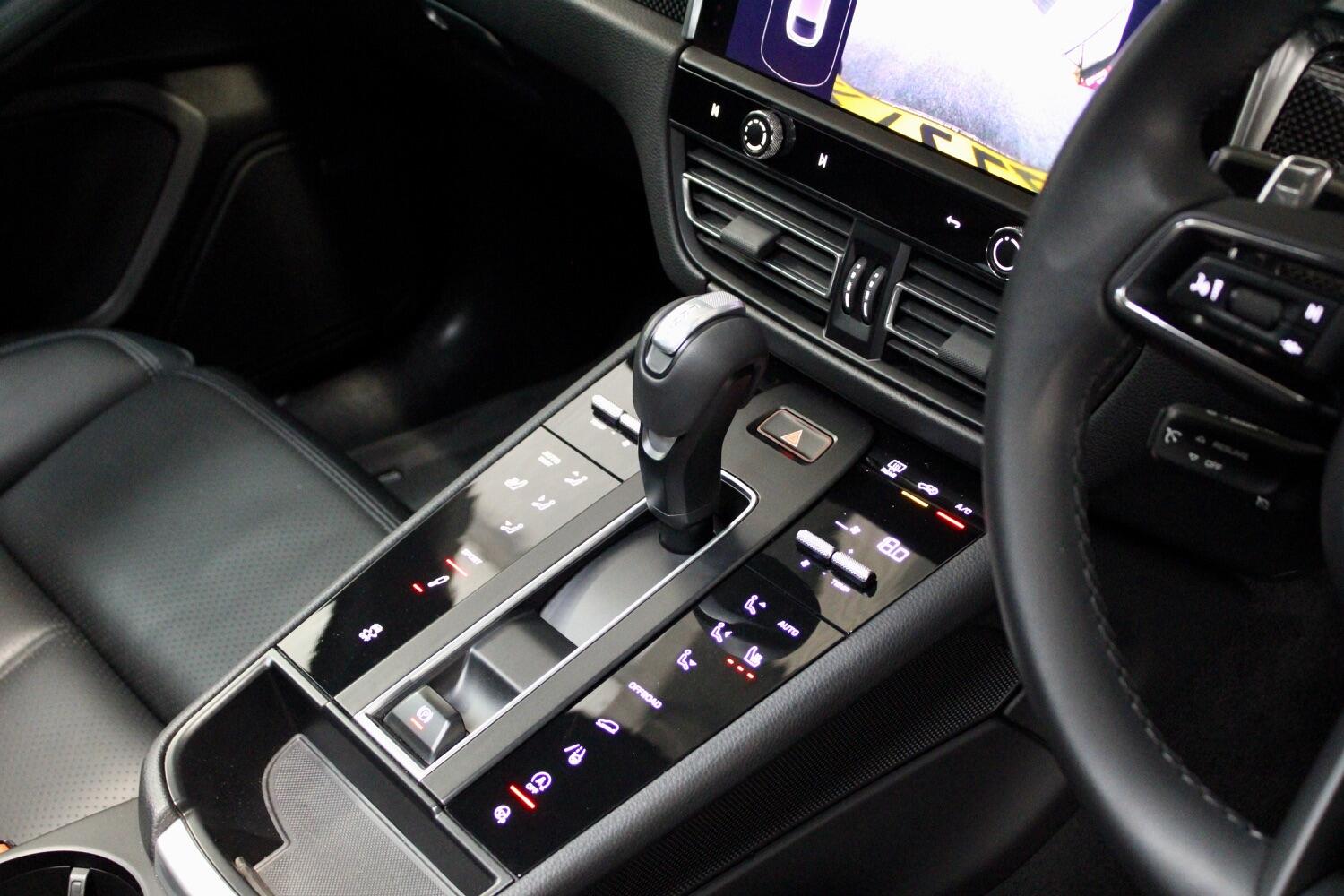 Used Porsche Macan 2022 for sale - 76762133: Photo 53