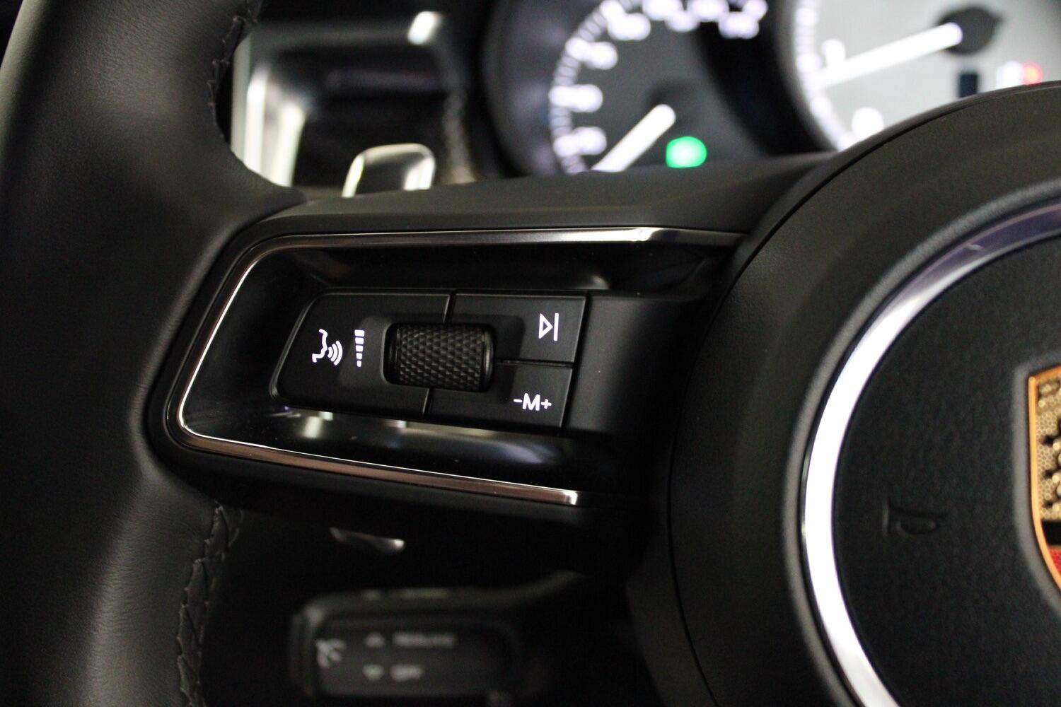 Used Porsche Macan 2022 for sale - 76762133: Photo 73