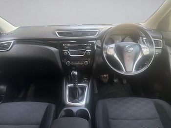 Used Nissan Qashqai 2017 for sale - 79302100: Photo