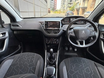 Used Peugeot 2008 2017 for sale - 79312049: Photo