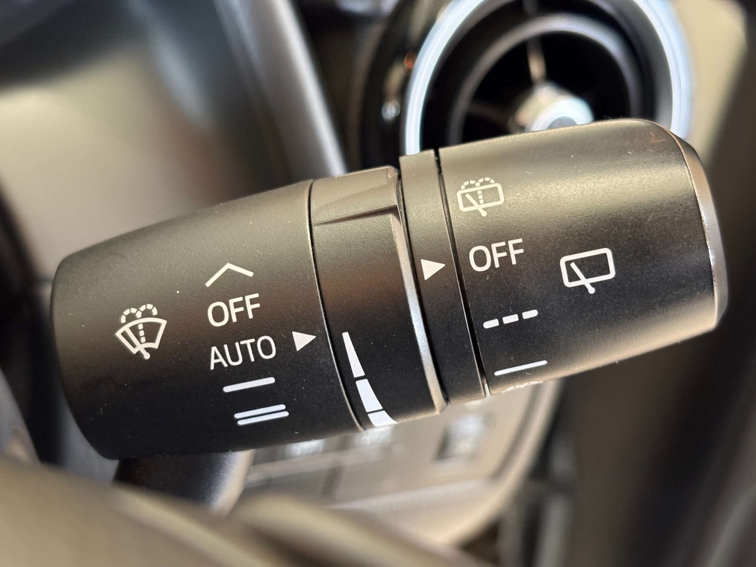 Used Mazda Mazda2 2018 for sale - 76819802: Photo 17