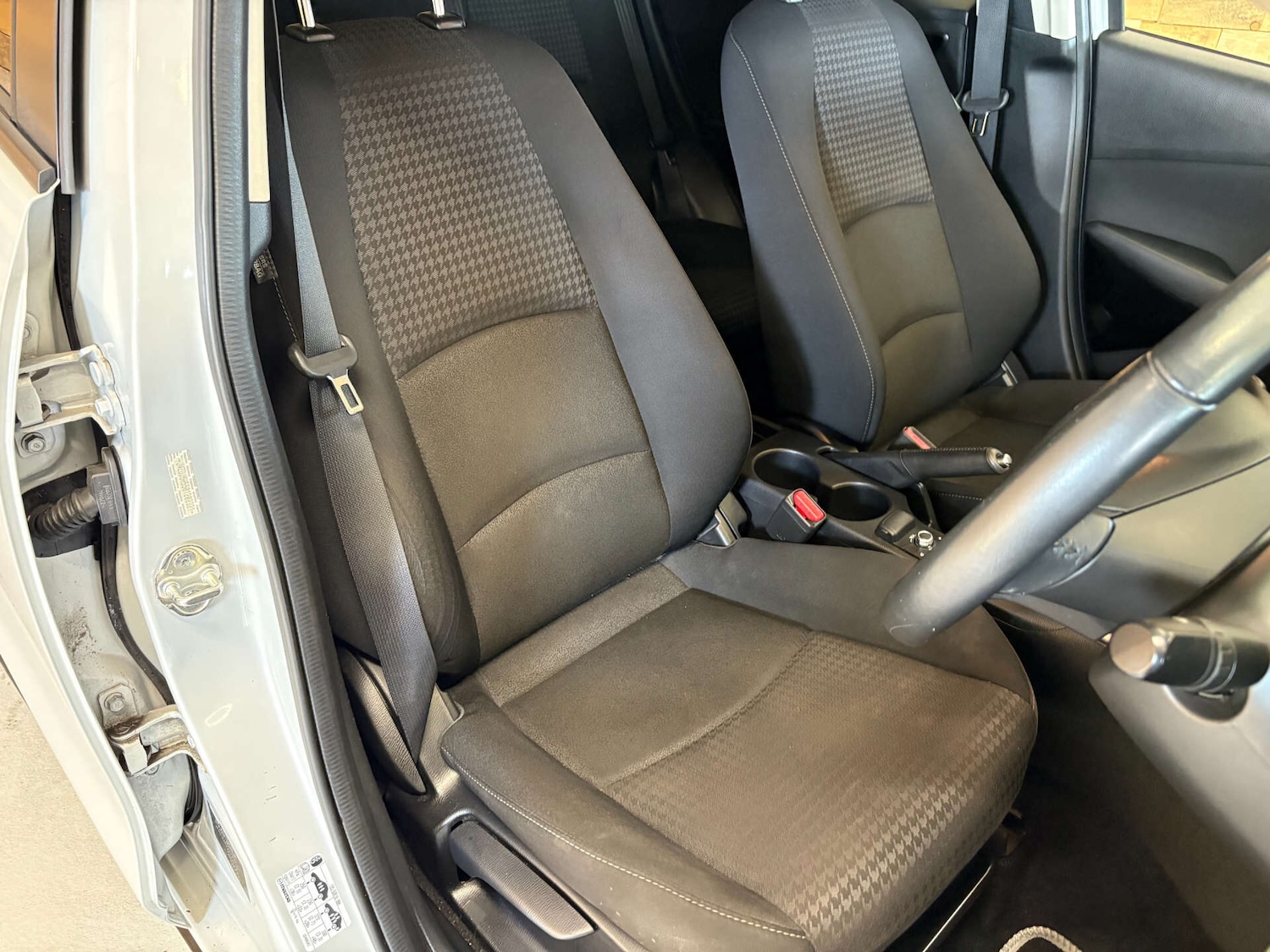 Used Mazda Mazda2 2018 for sale - 76819802: Photo 48