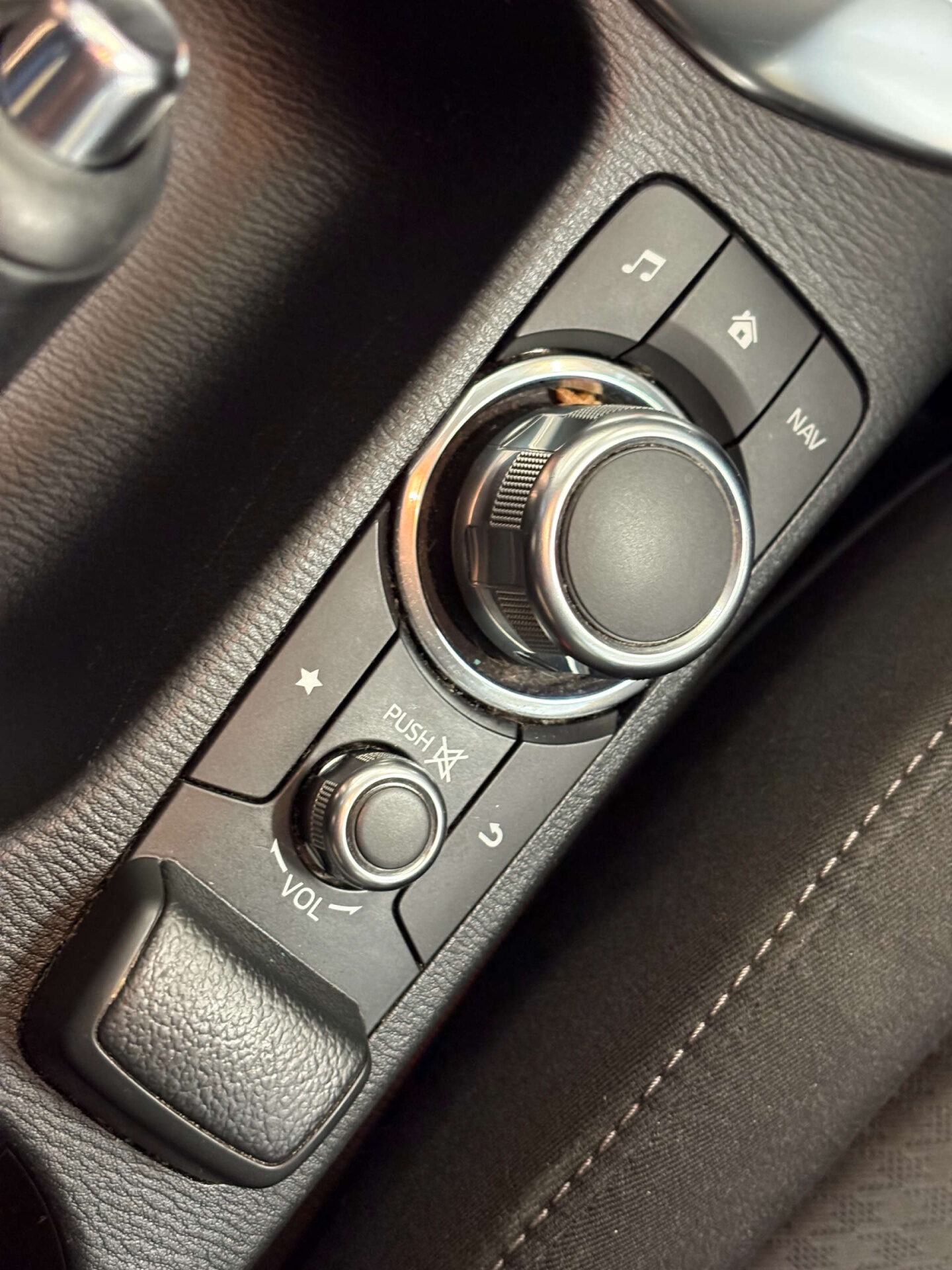 Used Mazda Mazda2 2018 for sale - 76819802: Photo 56