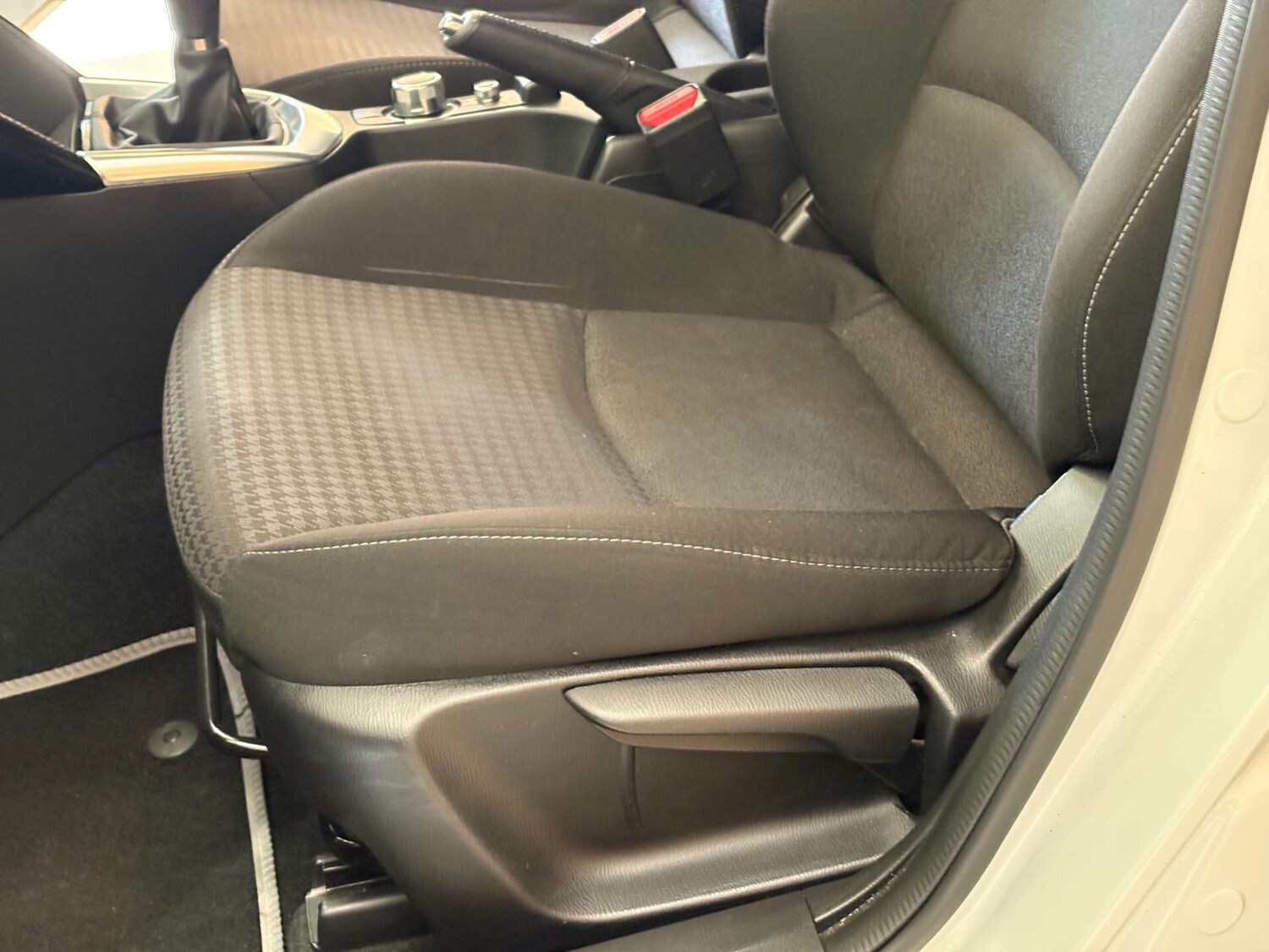 Used Mazda Mazda2 2018 for sale - 76819802: Photo 95