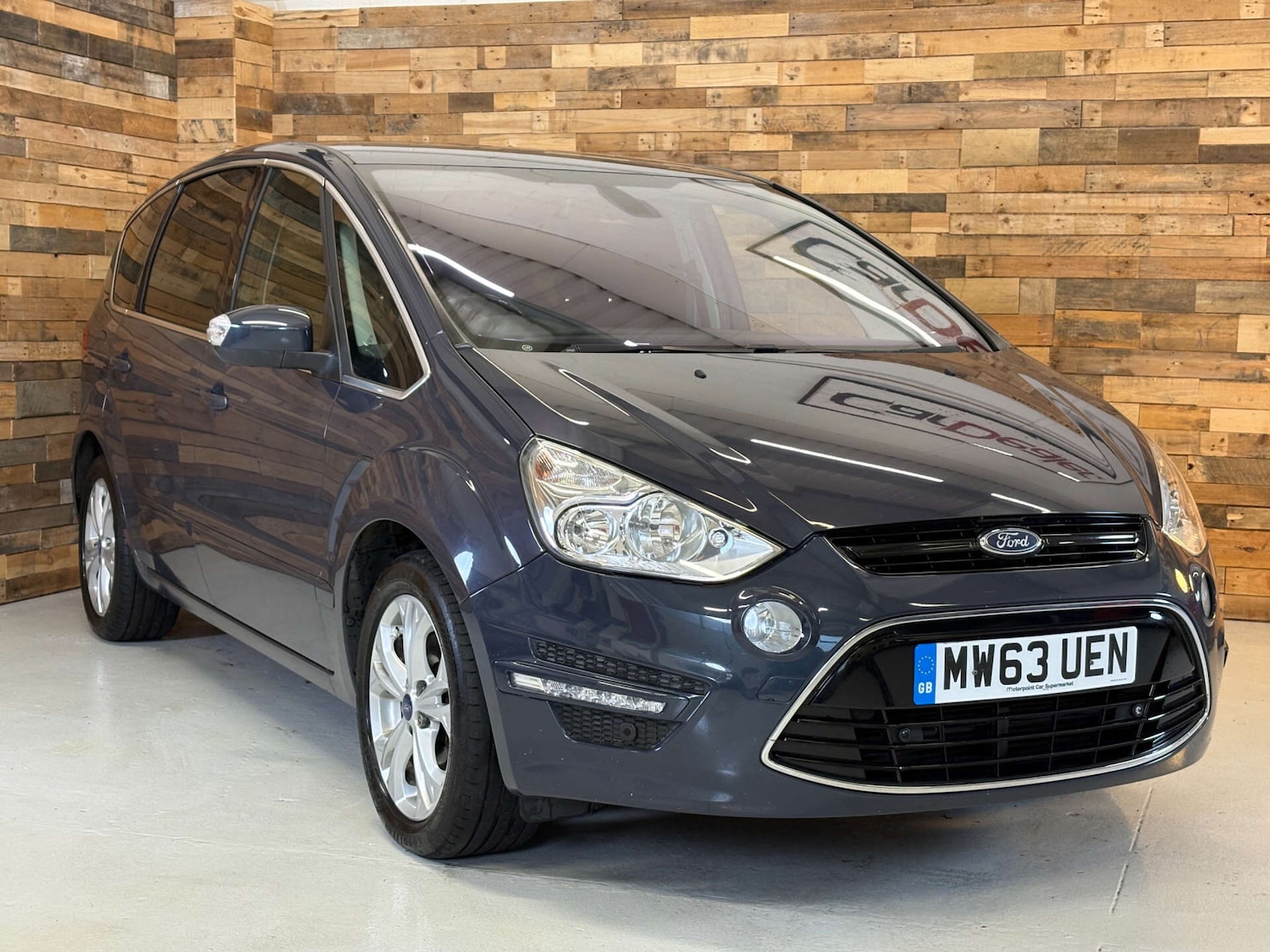Used Ford S-Max 2013 for sale - 77034482: Photo 2