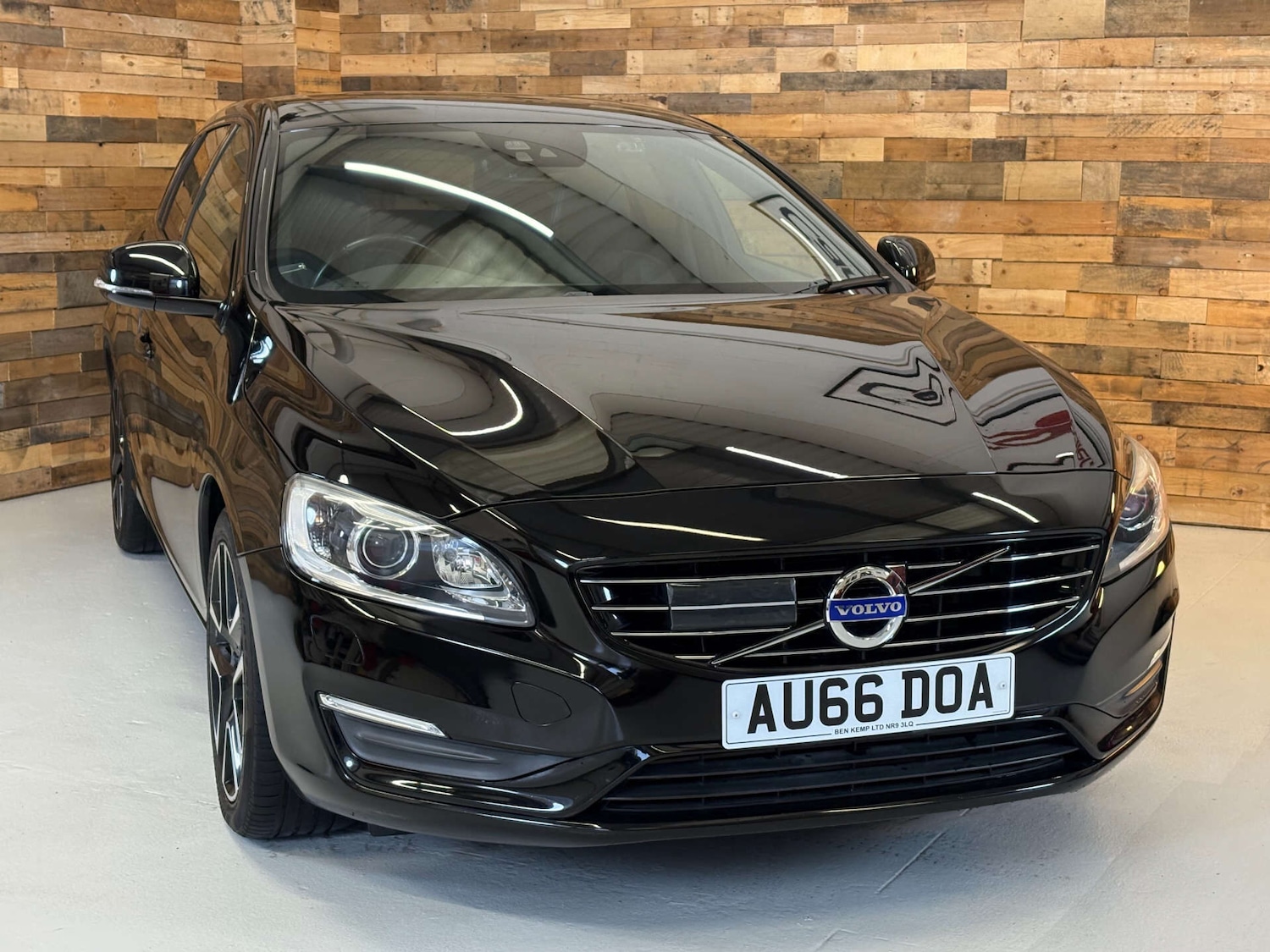 Used Volvo V60 2025 for sale - 76495483: Photo 37