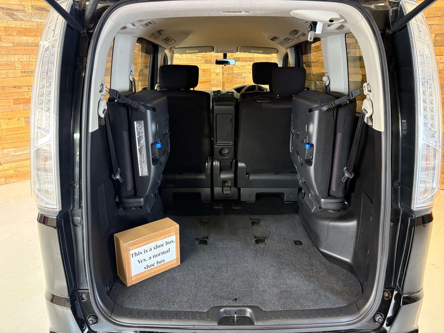 Used Nissan Serena 2024 for sale - 77022974: Photo 13