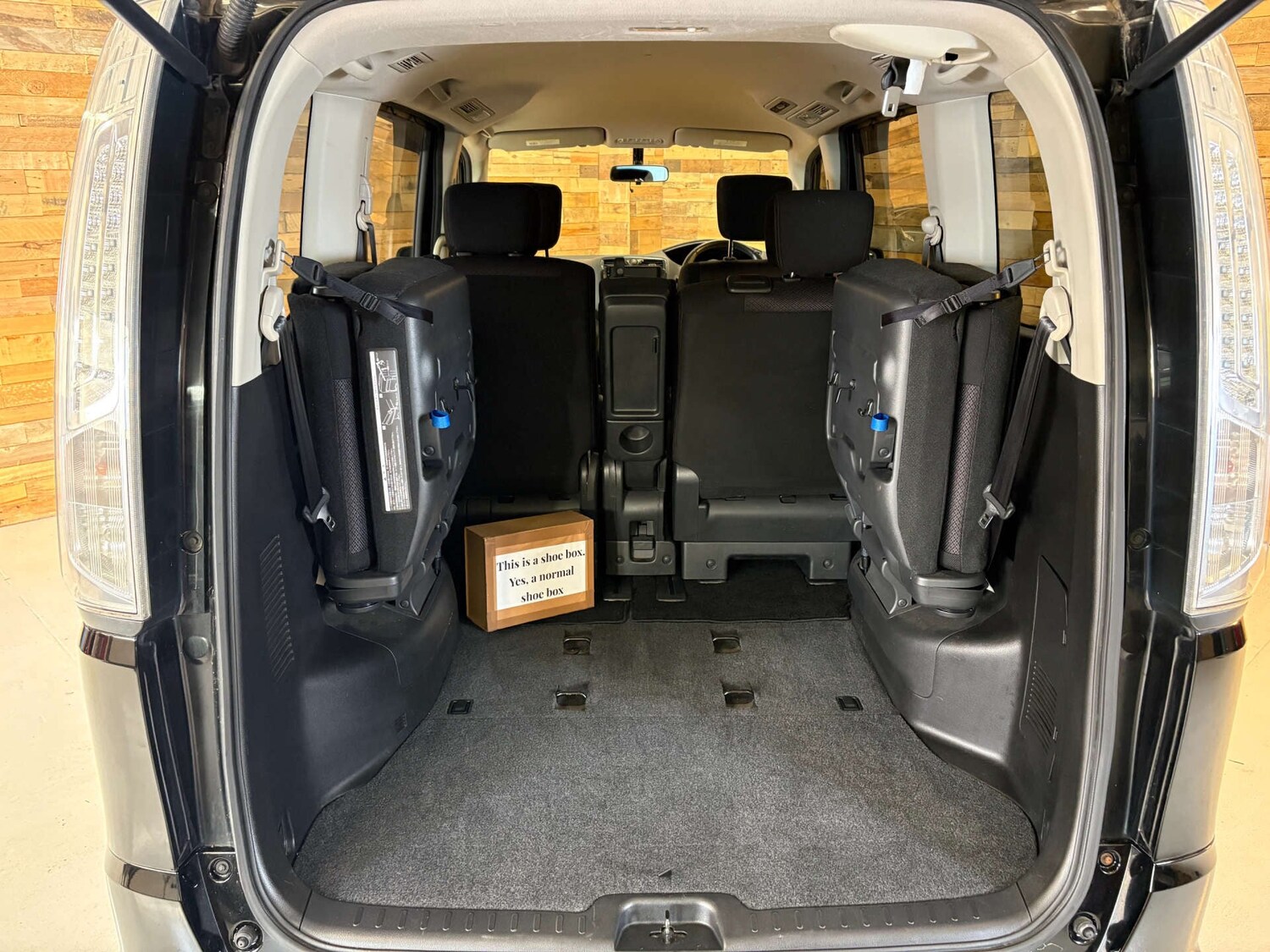 Used Nissan Serena 2024 for sale - 77022974: Photo 15