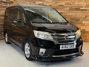 Used Nissan Serena 2013 for sale - 77022974: Photo