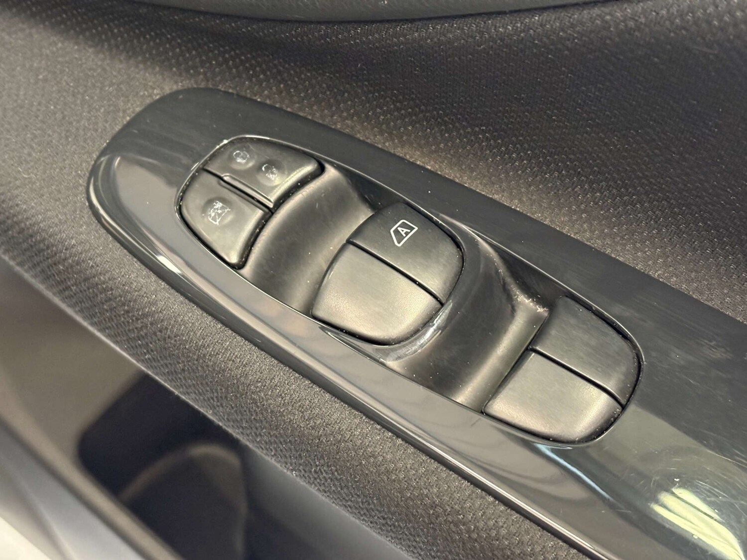 Used Nissan Serena 2024 for sale - 77022974: Photo 20