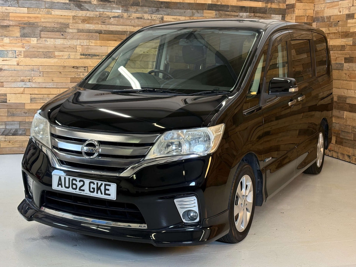 Used Nissan Serena 2024 for sale - 77022974: Photo 3