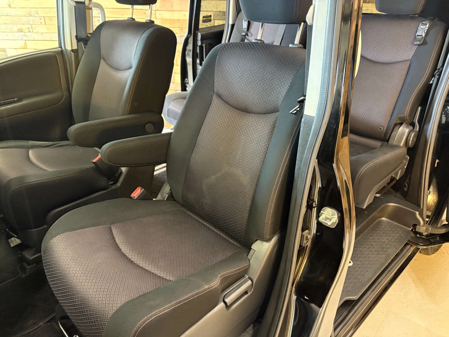 Used Nissan Serena 2024 for sale - 77022974: Photo 30