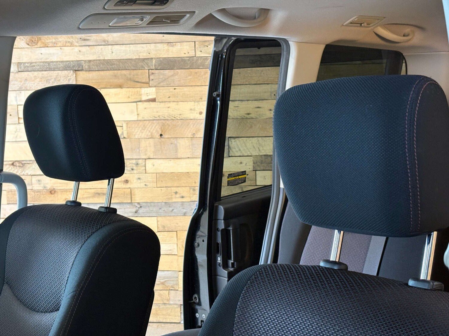 Used Nissan Serena 2024 for sale - 77022974: Photo 32