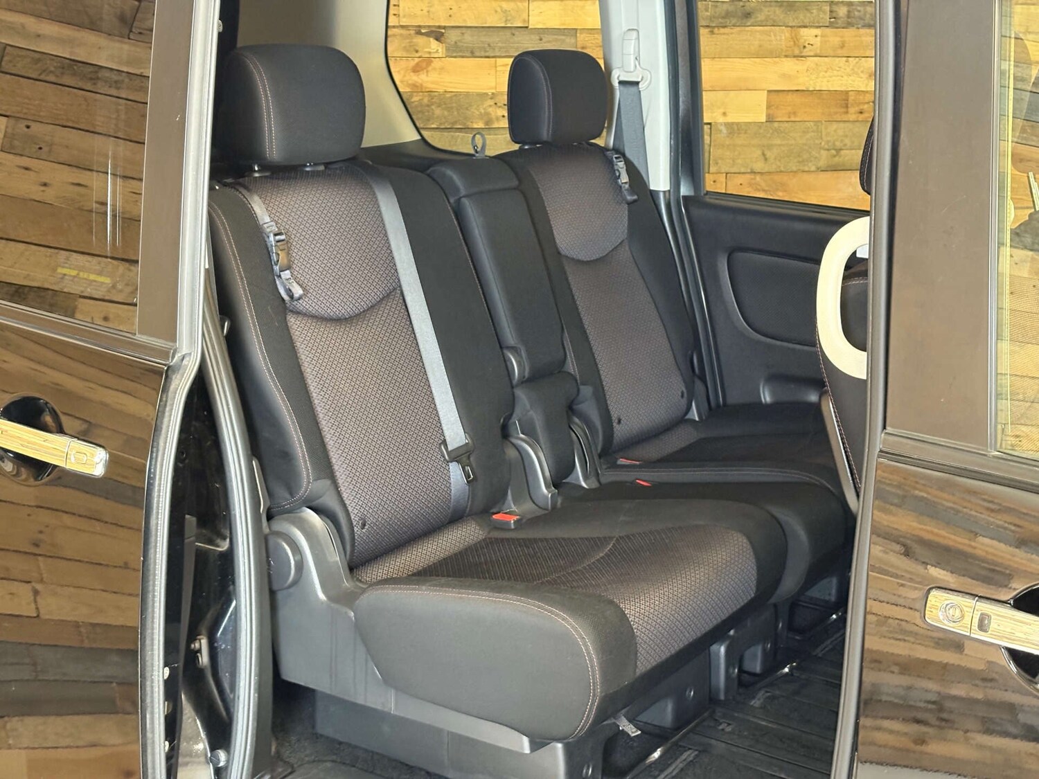 Used Nissan Serena 2024 for sale - 77022974: Photo 34