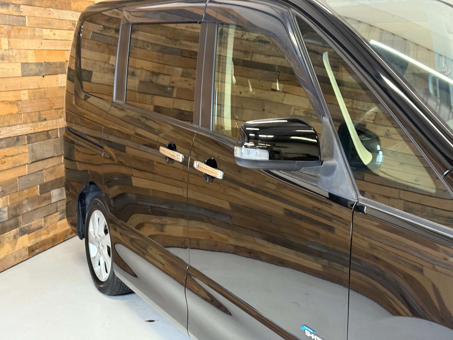 Used Nissan Serena 2024 for sale - 77022974: Photo 35