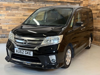 Used Nissan Serena 2013 for sale - 77022974: Photo