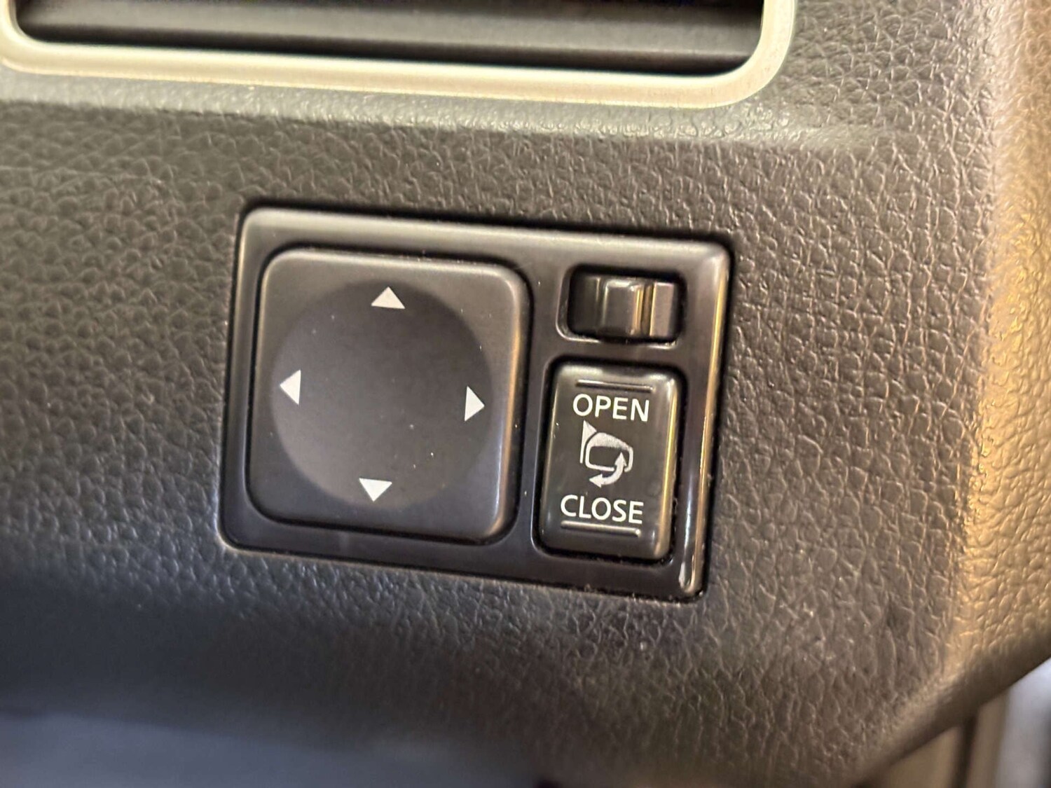 Used Nissan Serena 2024 for sale - 77022974: Photo 53