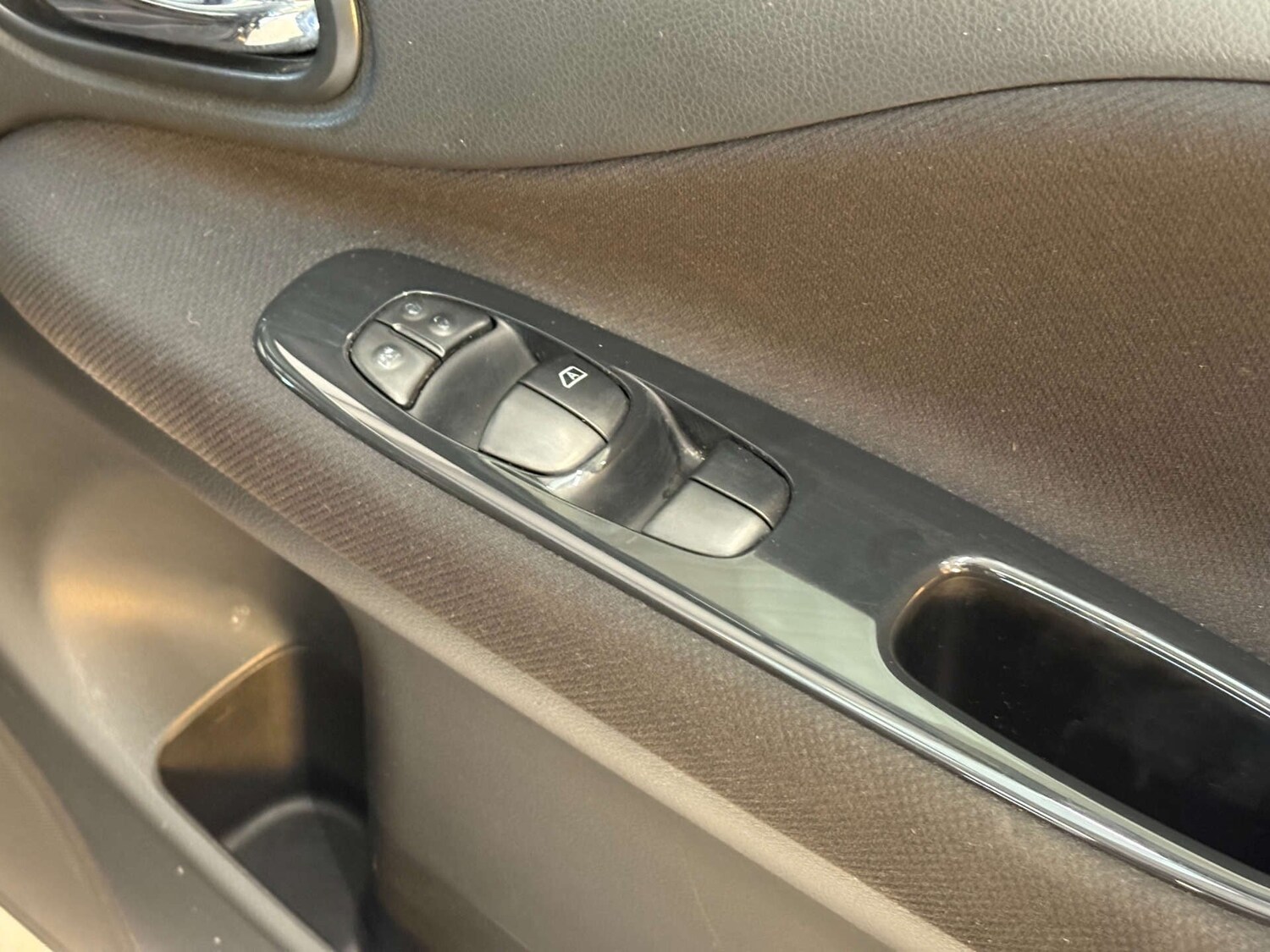 Used Nissan Serena 2024 for sale - 77022974: Photo 75