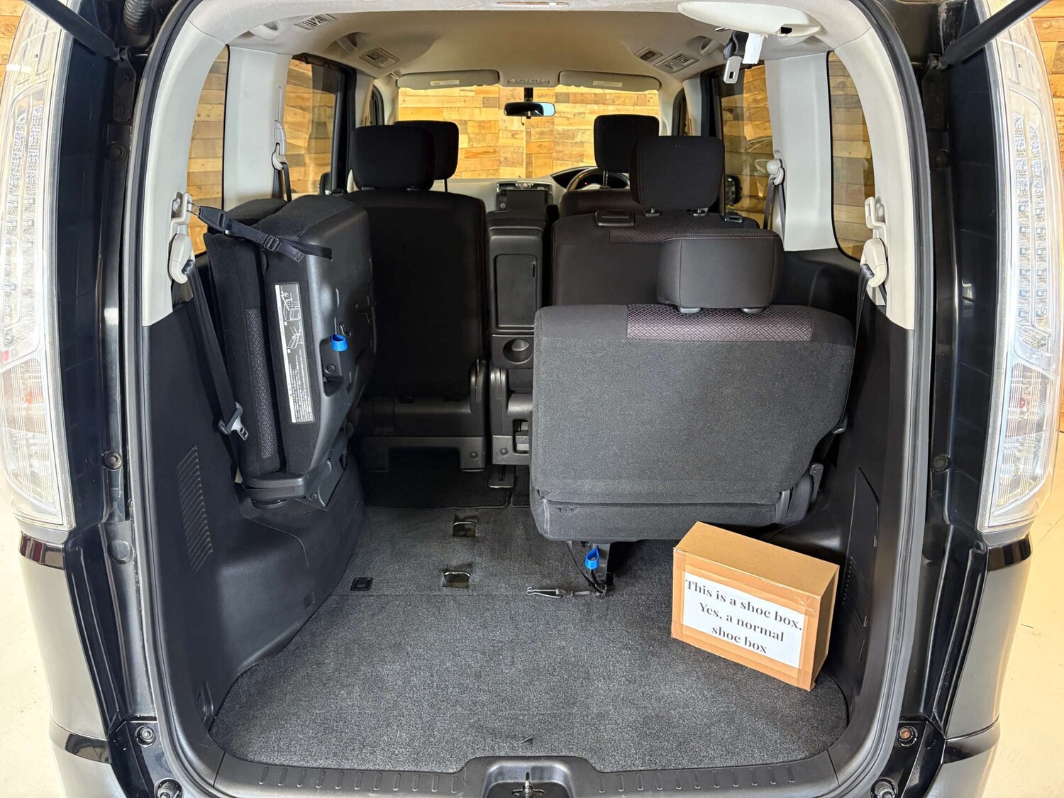 Used Nissan Serena 2024 for sale - 77022974: Photo 9