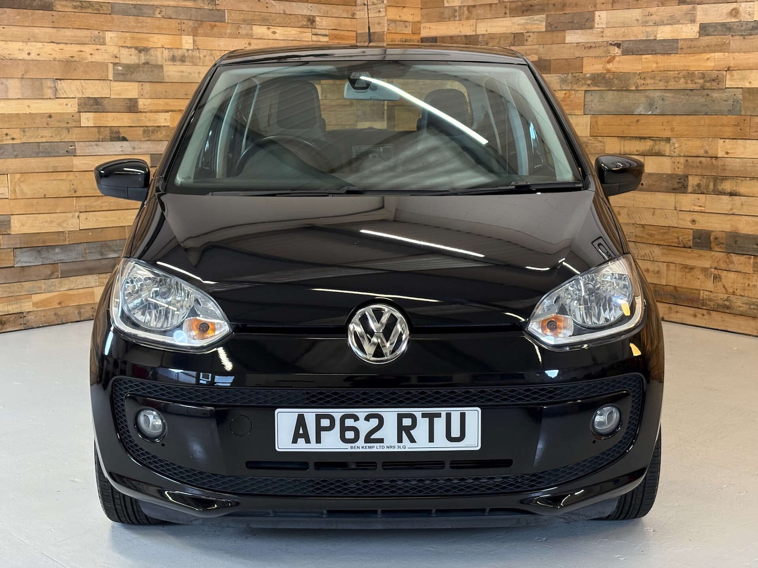Used Volkswagen up! 2025 for sale - 76453698: Photo 2
