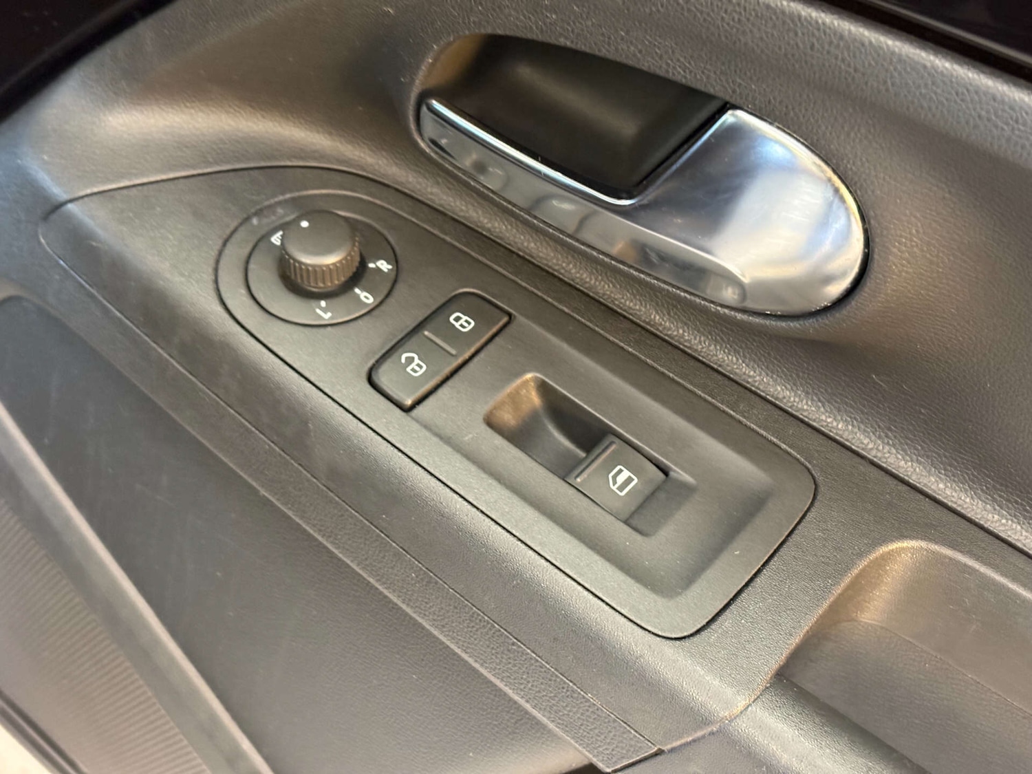 Used Volkswagen up! 2025 for sale - 76453698: Photo 36