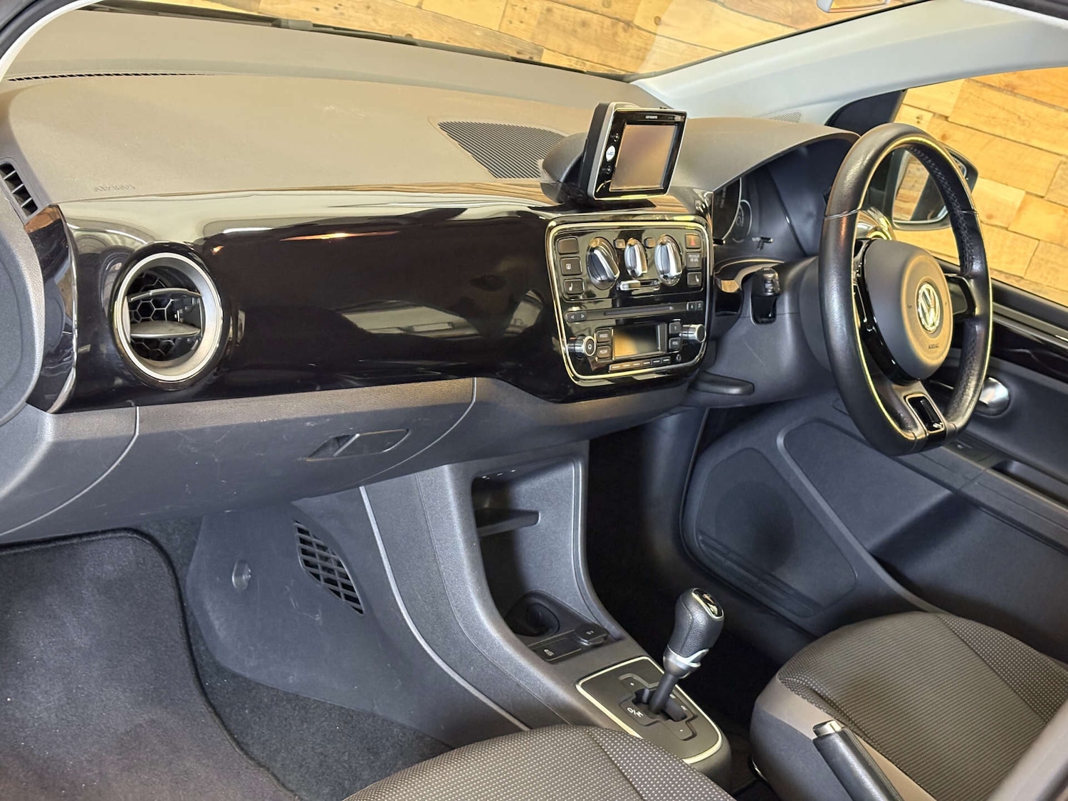 Used Volkswagen up! 2025 for sale - 76453698: Photo 9