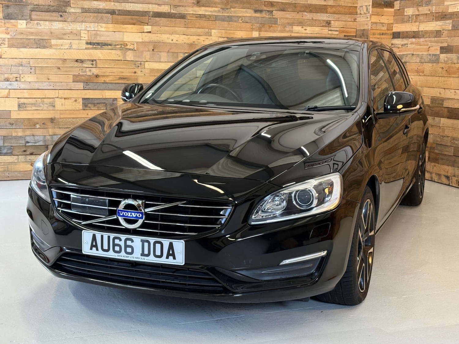 Used Volvo V60 2025 for sale - 76651142: Photo 24