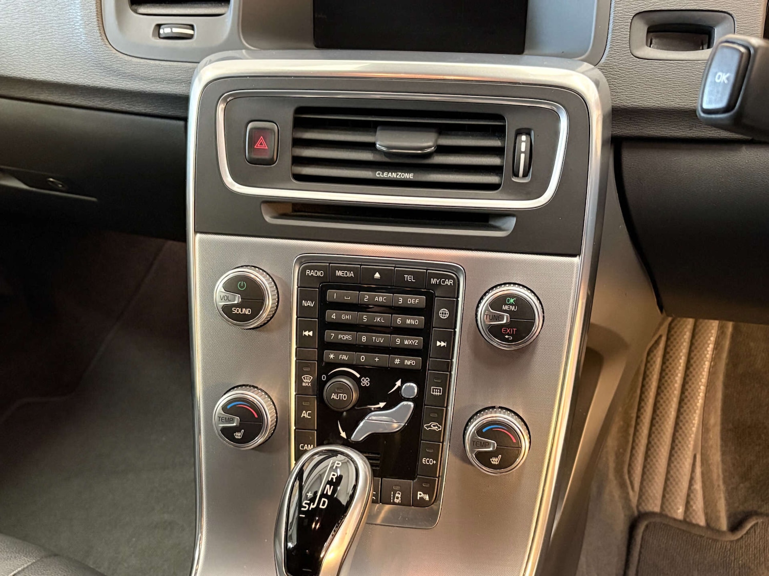 Used Volvo V60 2025 for sale - 76651142: Photo 31