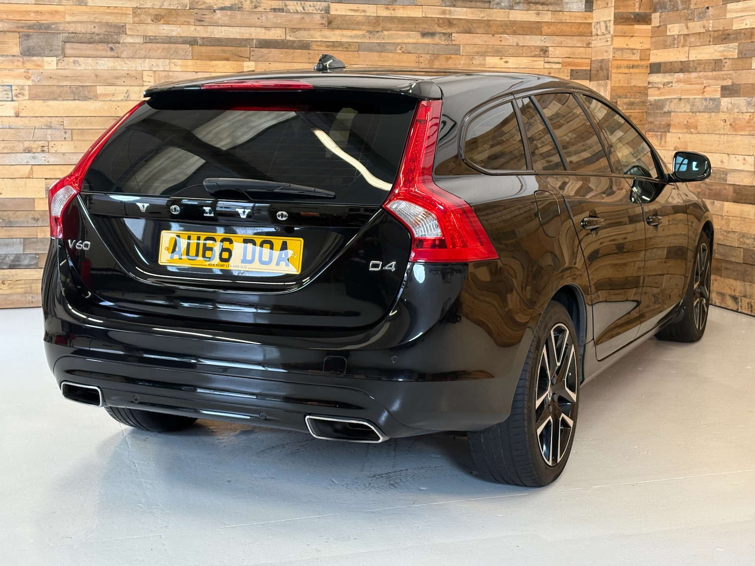 Used Volvo V60 2025 for sale - 76651142: Photo 6