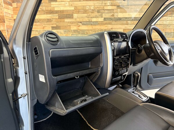 Used Suzuki Jimny 2015 for sale - 76027693: Photo 53