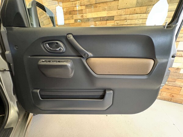 Used Suzuki Jimny 2015 for sale - 76027693: Photo 57