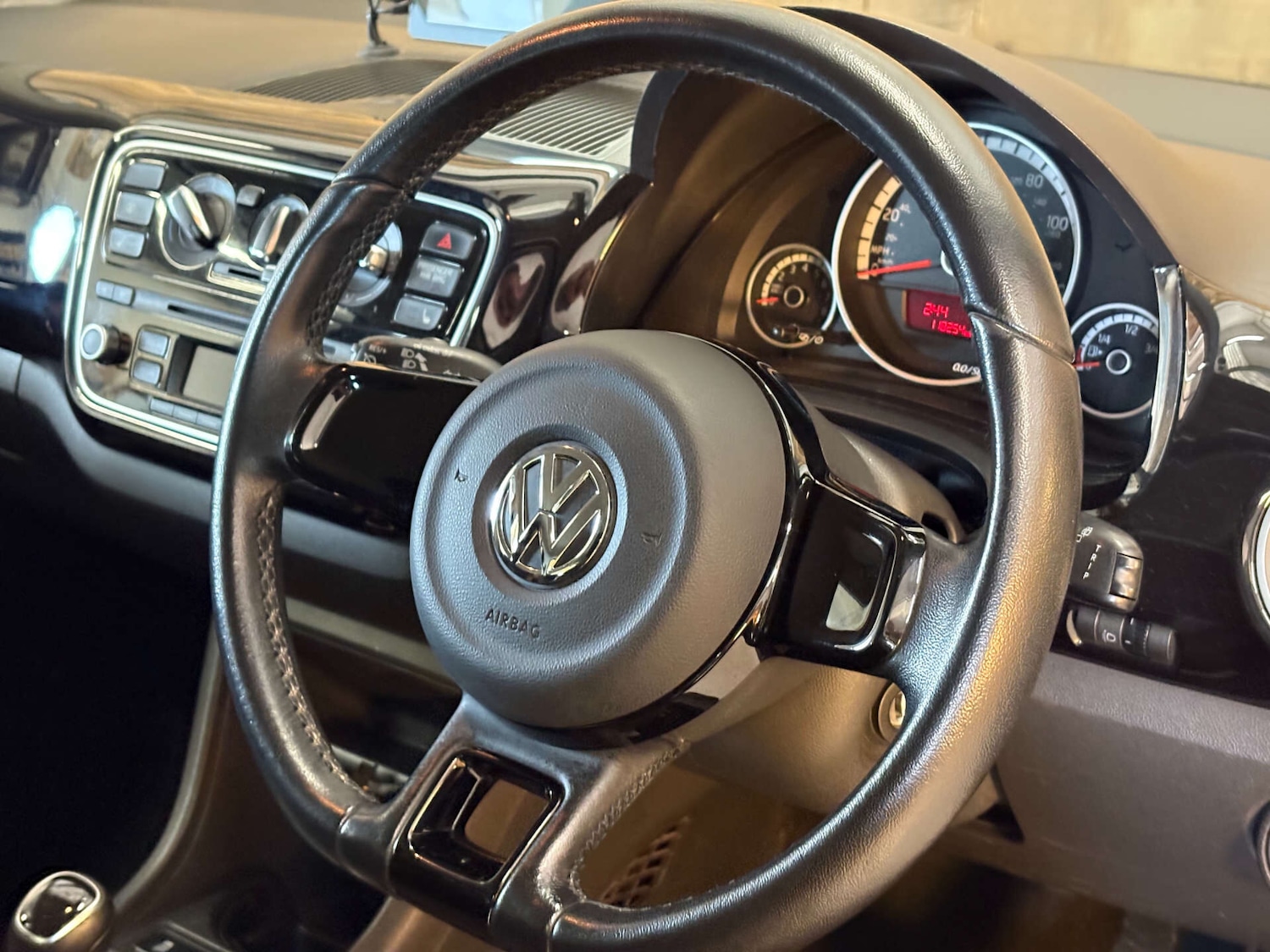 Used Volkswagen up! 2025 for sale - 76982664: Photo 11