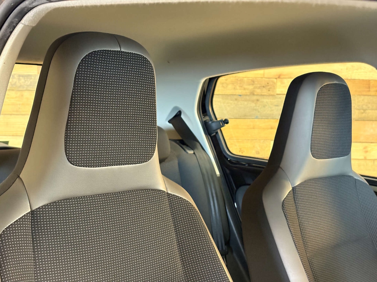 Used Volkswagen up! 2025 for sale - 76982664: Photo 12